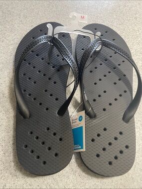 Room Essentials Black Shower Flip Flops